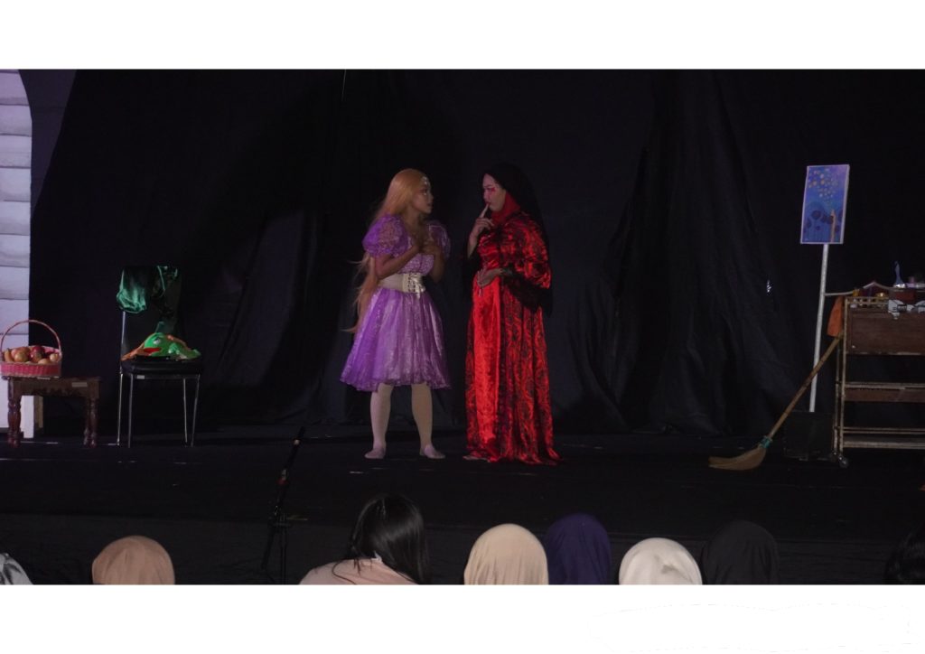 Foto Kegiatan Studi Pentas_page-0006