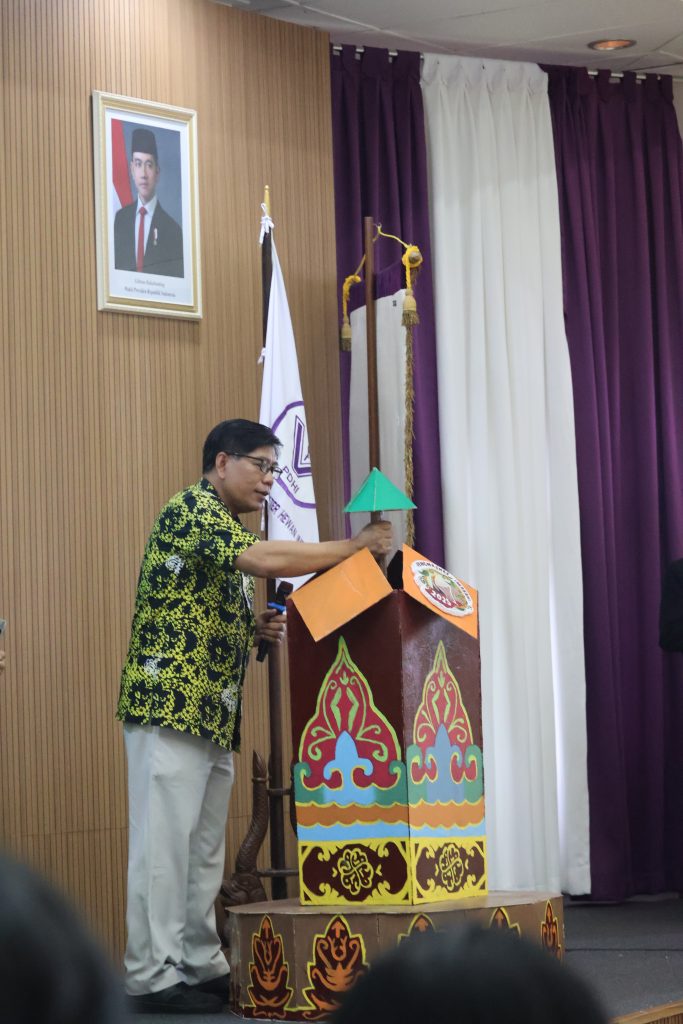 Simbolis Pembukaan oleh Wakil Dekan
