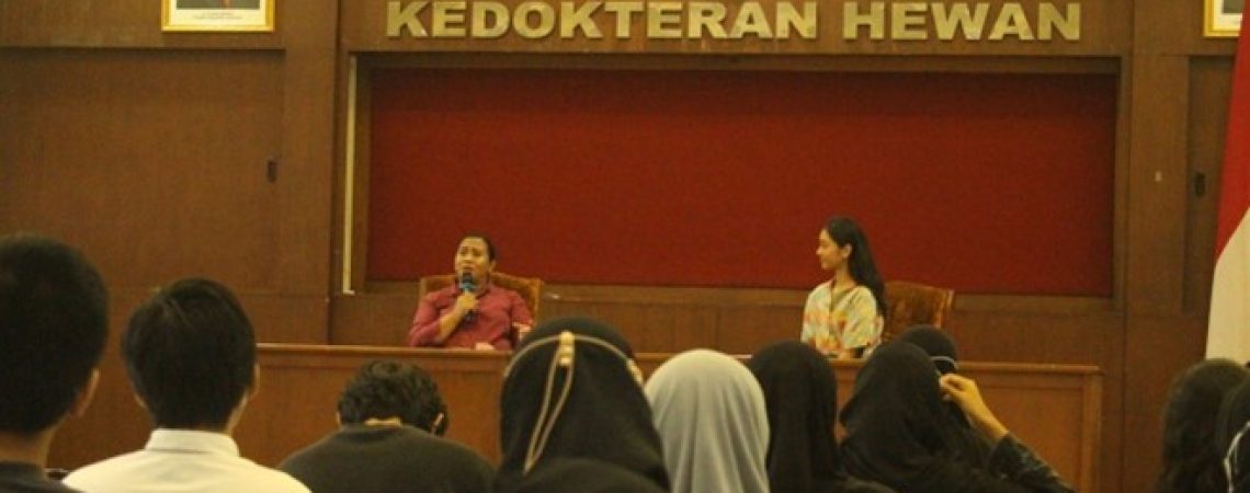 Gambar 1. Sesi Talkshow Bersama drh. Dyah Kunthi Wirapratiwi